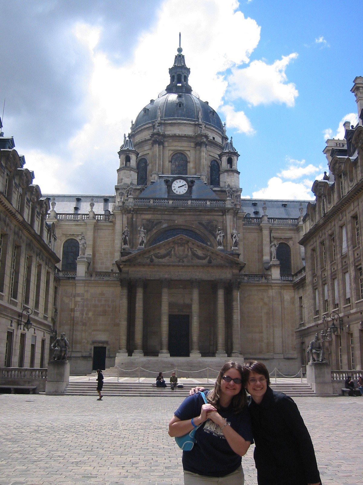 Students in the courtyard of the Sorbonne